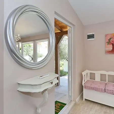 Hacienda Mia With Yacuzzi,bbq , Free Parking * ザダル