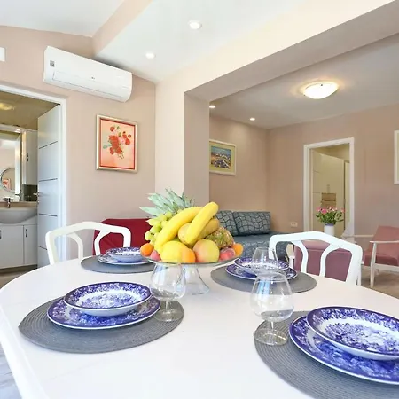 Vila Hacienda Mia With Yacuzzi,bbq , Free Parking Zadar