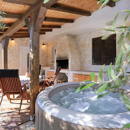 Hacienda Mia With Yacuzzi,bbq , Free Parking Zadar